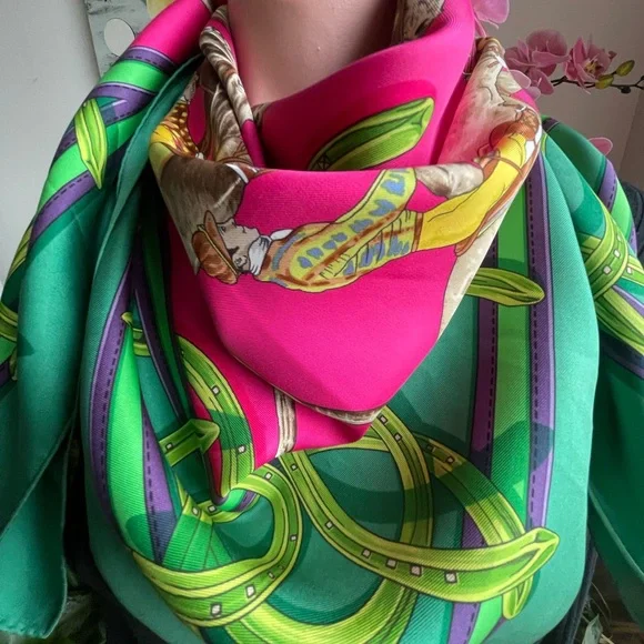 Hermès La Ronde Des Jockeys Silk Scarf. - Picture 12 of 16